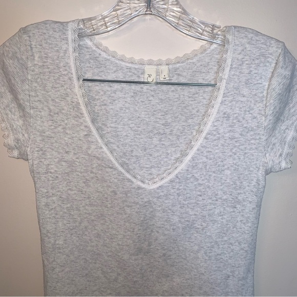 Anthropologie Gray Lace V-Neck Short Sleeve T-Shirt S - Picture 6 of 9